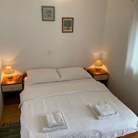 Apartment Apartments With Parking Spaces Sabunike, Zadar - 6258 Privlaka (Zadar)