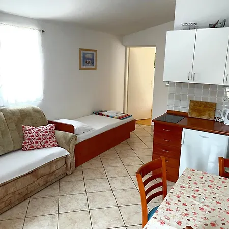 Apartments With Parking Spaces Sabunike, Zadar - 6258 Privlaka (Zadar)